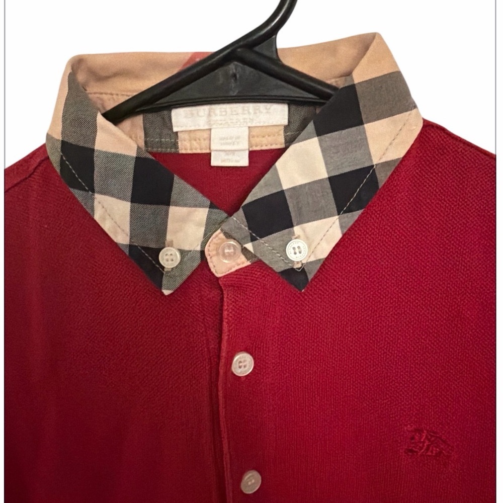 Burberry red polo shirt with iconic check collar detail. - Picture 3 of 4